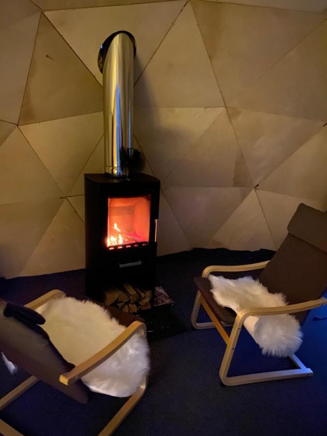 Aurora Igloo Fireplace-Heated Tents In A Secret Forest With Private Jacuzzi And Shared Sauna Bathroom And Dog Friendly Rovaniemi Exterior photo