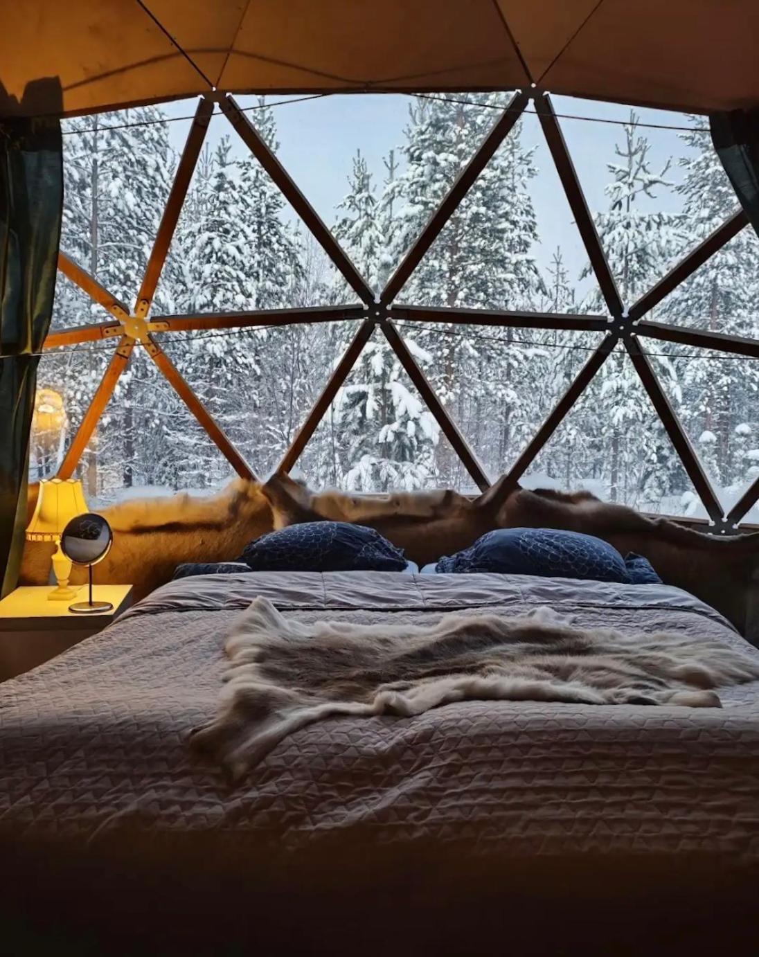 Aurora Igloo Fireplace-Heated Tents In A Secret Forest With Private Jacuzzi And Shared Sauna Bathroom And Dog Friendly Rovaniemi Exterior photo