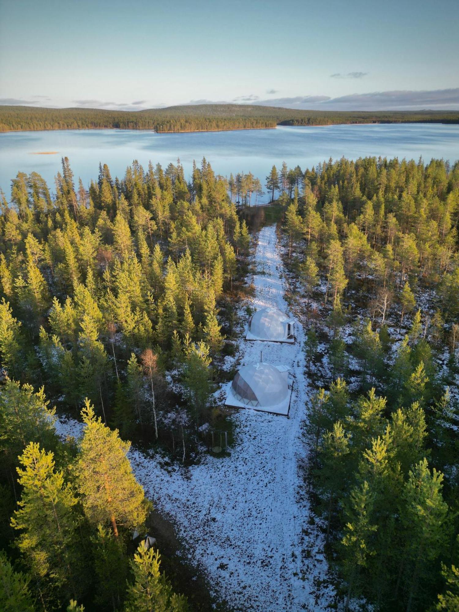 Aurora Igloo Fireplace-Heated Tents In A Secret Forest With Private Jacuzzi And Shared Sauna Bathroom And Dog Friendly Rovaniemi Exterior photo