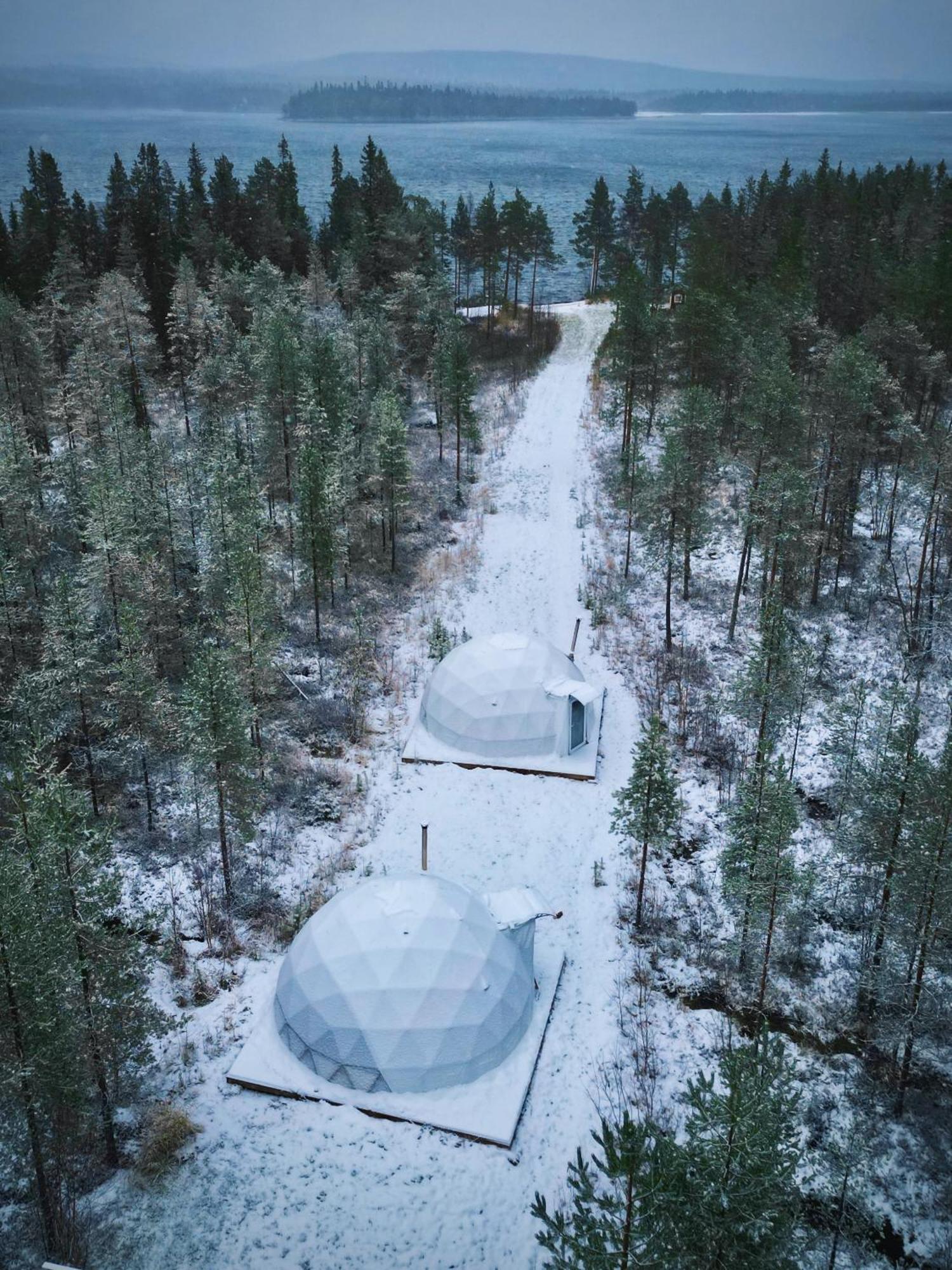 Aurora Igloo Fireplace-Heated Tents In A Secret Forest With Private Jacuzzi And Shared Sauna Bathroom And Dog Friendly Rovaniemi Exterior photo