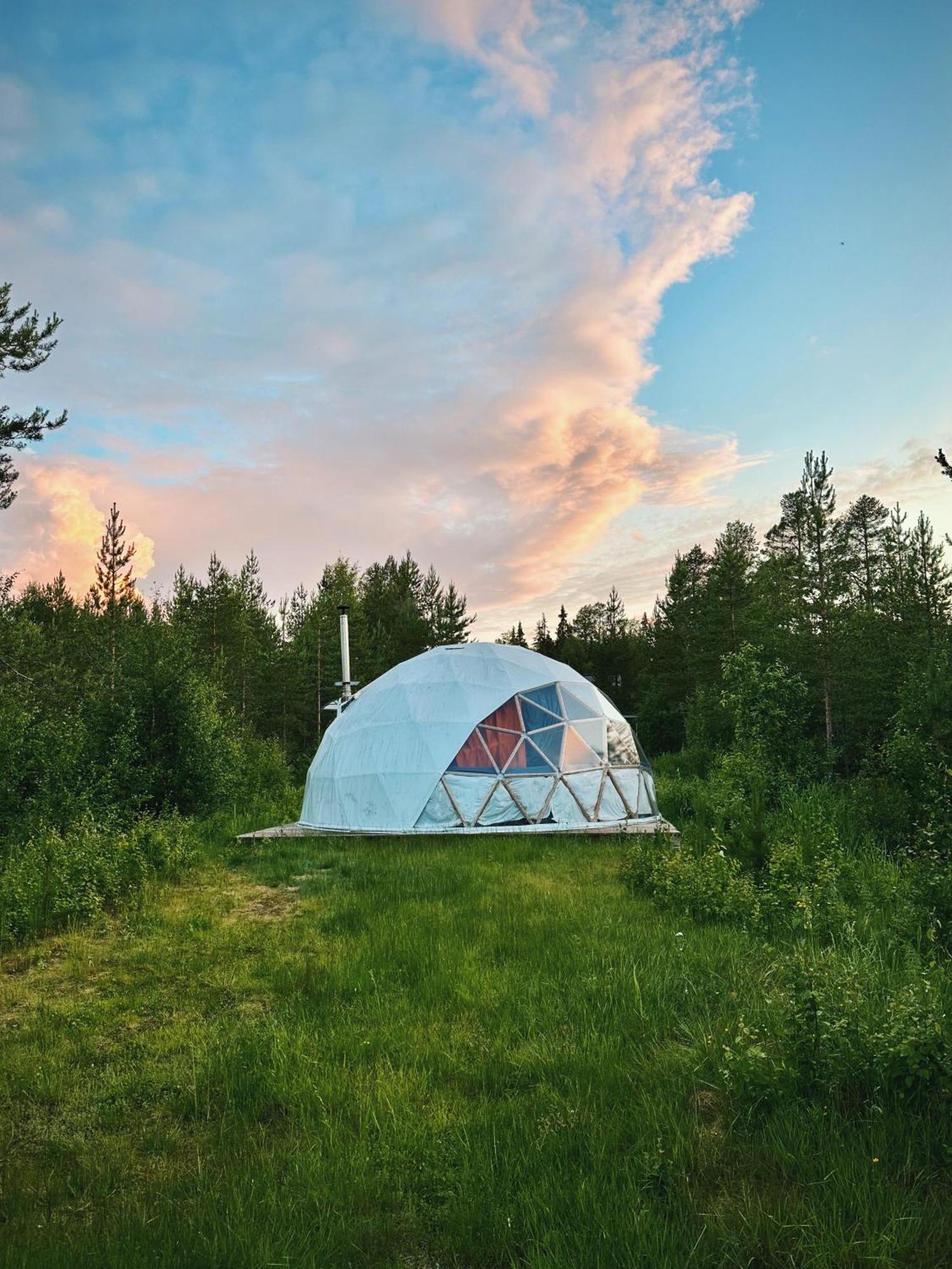 Aurora Igloo Fireplace-Heated Tents In A Secret Forest With Private Jacuzzi And Shared Sauna Bathroom And Dog Friendly Rovaniemi Exterior photo
